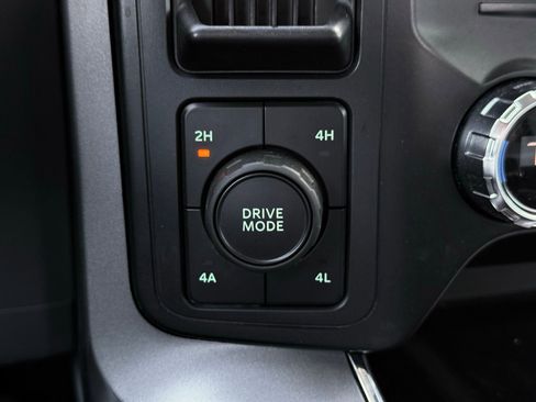 Used 2021 Ford F150 Lariat image 44