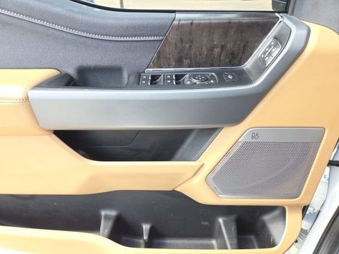 Used 2024 Ford F250 Lariat w/ Chrome Package image 12