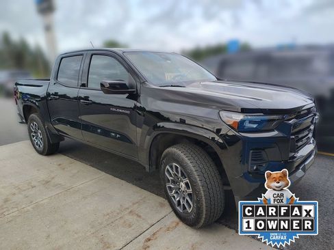 Used 2024 Chevrolet Colorado Z71 w/ Z71 Convenience Package 2 AWD/4WD image 3