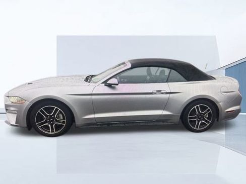 Used 2023 Ford Mustang Premium image 3