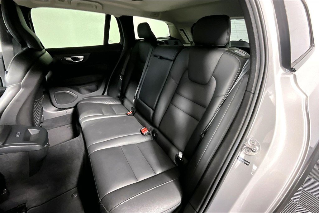 Used 2025 Volvo V60 B5 Cross Country Plus AWD/4WD image 26