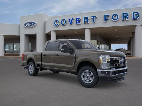 New 2026 Ford F250 XLT w/ FX4 Off-Road Package AWD/4WD image 7