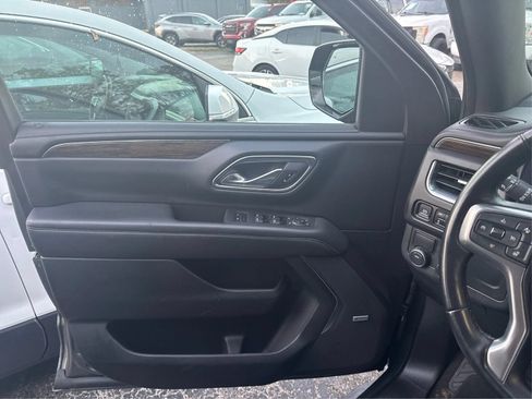 Used 2023 Chevrolet Suburban Premier RWD image 21