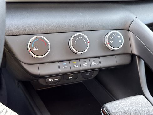 New 2026 Hyundai Elantra SE FWD image 17