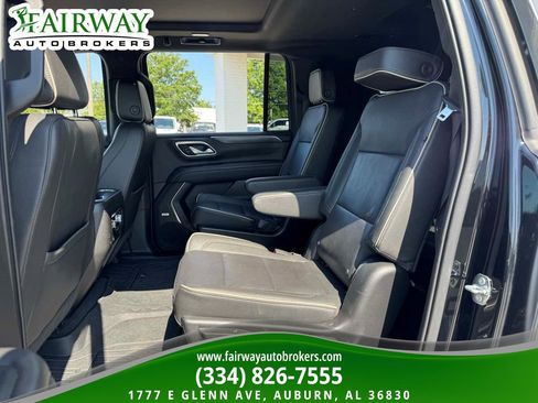Used 2022 GMC Yukon XL SLT w/ SLT Premium Package AWD/4WD image 11