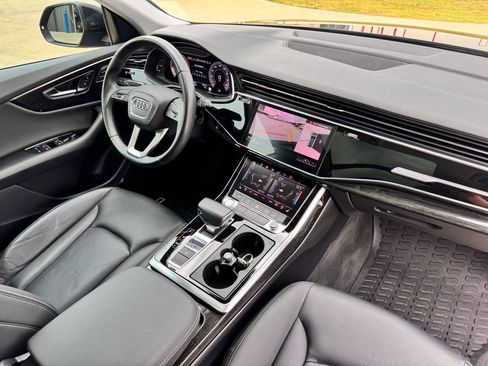 Used 2019 Audi Q8 Premium Plus w/ Premium Plus AWD/4WD image 18