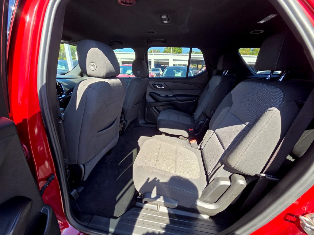 Used 2023 Chevrolet Traverse LT FWD image 28