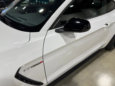 Used 2017 Ford Mustang Shelby GT350R w/ GT350R Equipment Group 920A RWD image 36