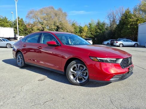 Used 2024 Honda Accord EX image 2