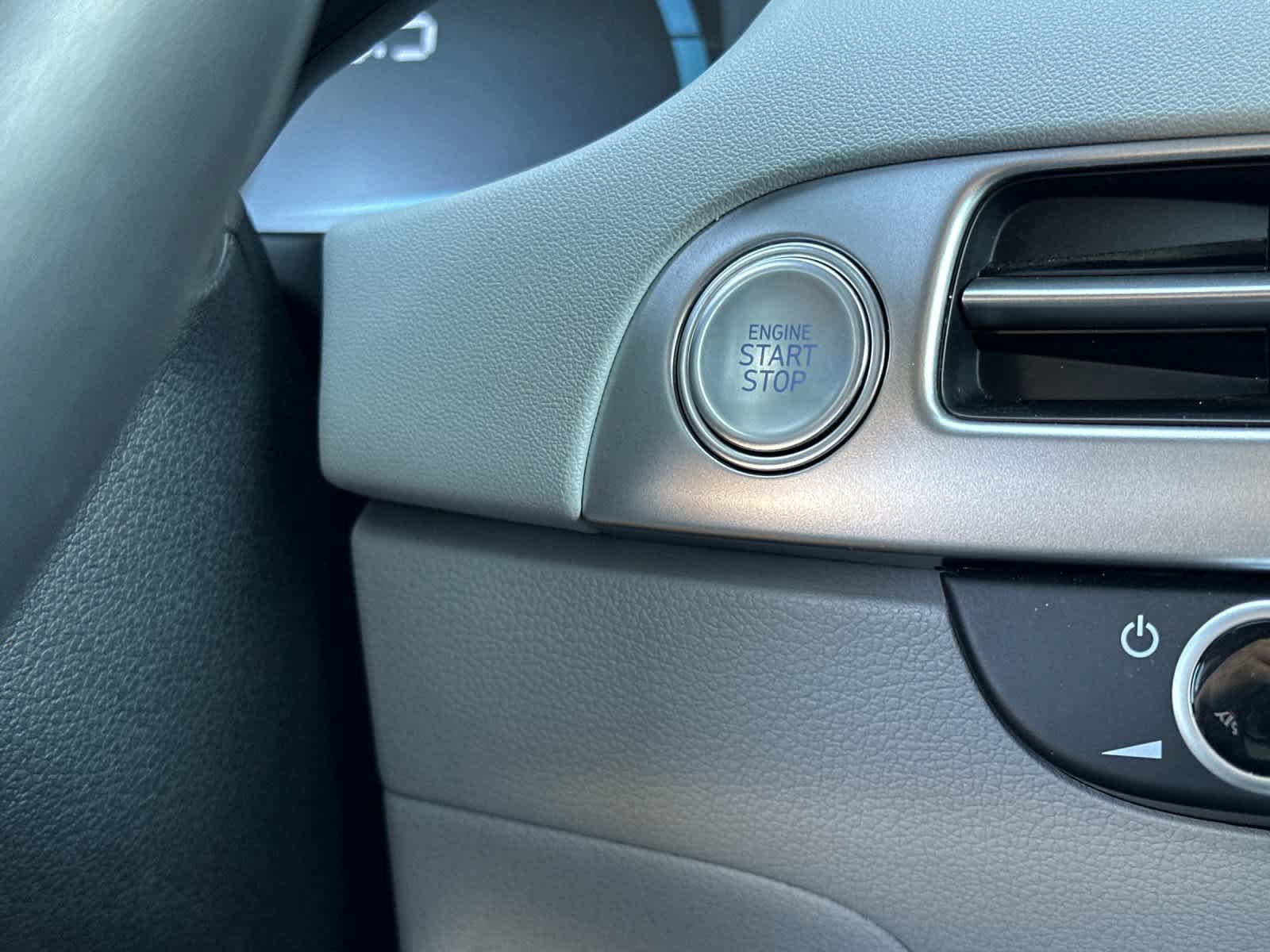 Certified 2024 Hyundai Palisade SEL FWD image 25