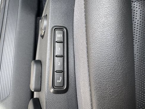 Used 2023 Volkswagen ID.4 Pro S Plus image 29