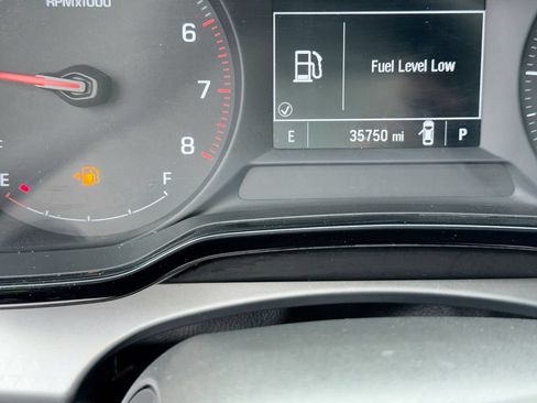 Used 2025 Chevrolet Trax LS w/ LS Convenience Package FWD image 21