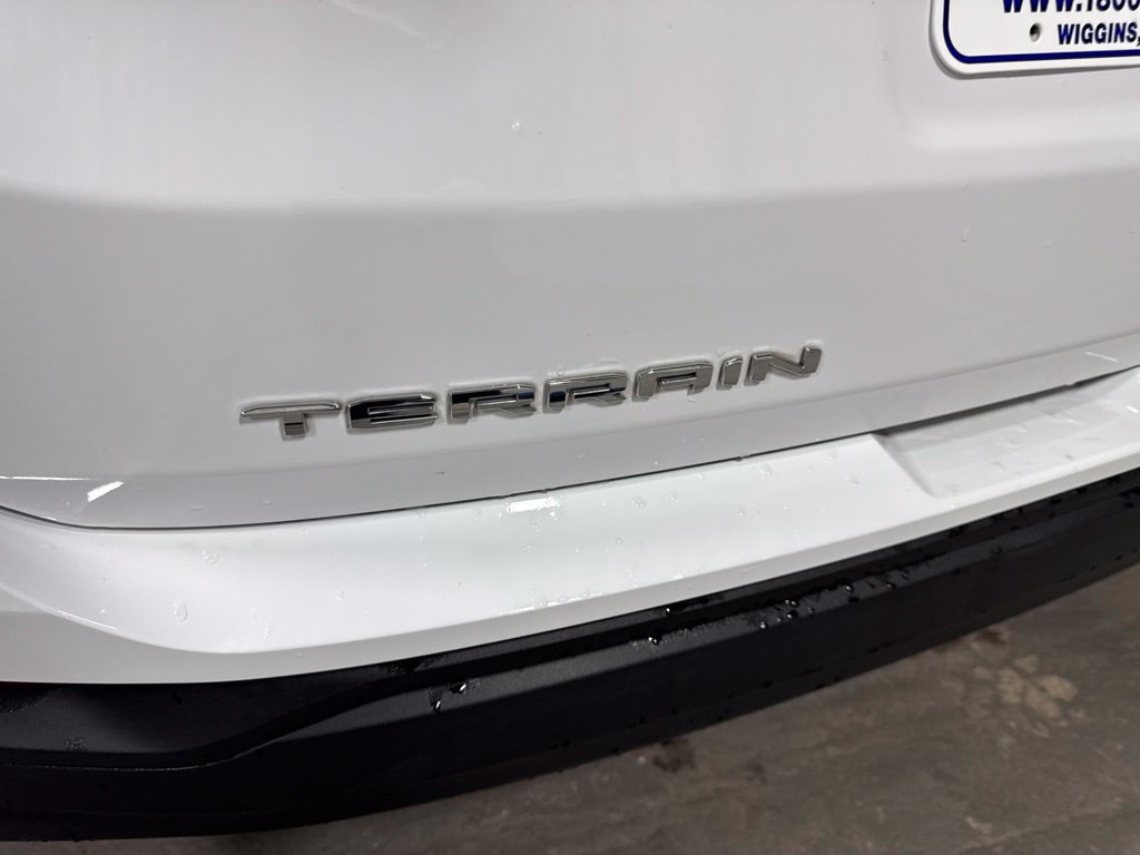 Used 2024 GMC Terrain SLE FWD image 17