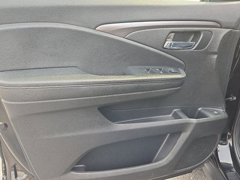 Certified 2022 Honda Pilot Sport image 12