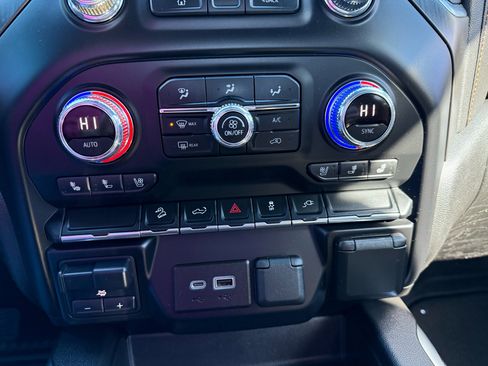 Used 2021 GMC Sierra 1500 AT4 image 31