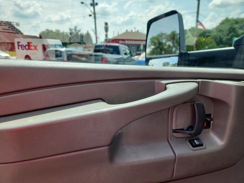 Used 2014 Chevrolet Express 3500 image 15