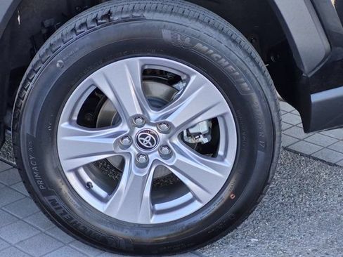 Used 2025 Toyota RAV4 XLE FWD image 13