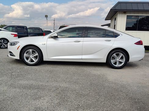Used 2019 Buick Regal Preferred image 3