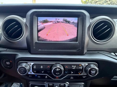 Used 2023 Jeep Wrangler Unlimited w/ Cold Weather Group AWD/4WD image 47