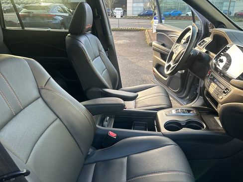 Used 2023 Honda Passport TrailSport image 14