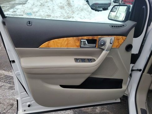 Used 2014 Lincoln MKX AWD w/ Olive Ash Wood Package image 17