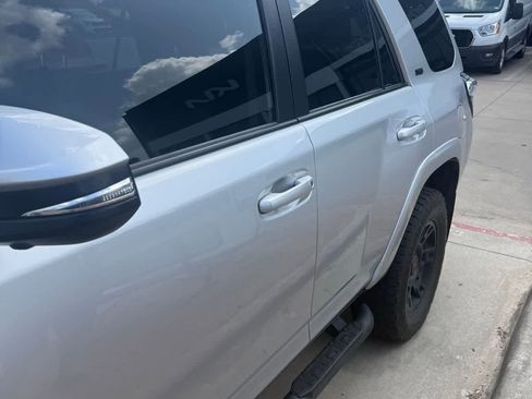 Used 2023 Toyota 4Runner SR5 Premium w/ Moonroof Package RWD image 4
