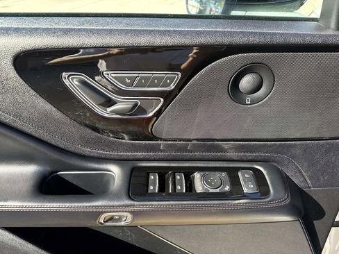 Used 2020 Lincoln Aviator Reserve image 21