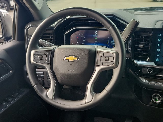 Used 2023 Chevrolet Silverado 1500 LT AWD/4WD image 23
