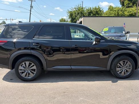 Used 2022 Nissan Pathfinder S FWD image 8