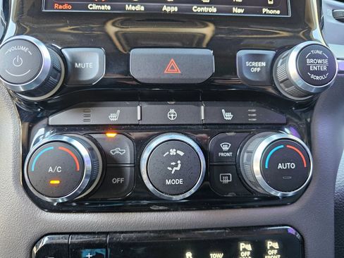 Used 2019 RAM 1500 Big Horn AWD/4WD image 14