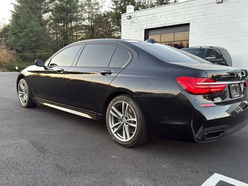 Used 2017 BMW 750i image 5