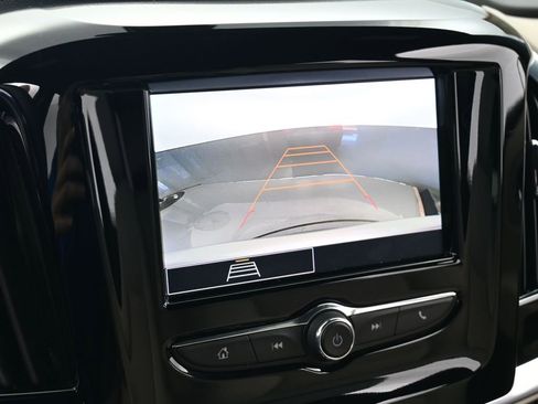 Used 2022 Chevrolet Traverse LS image 21