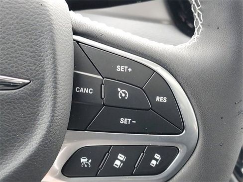 New 2026 Chrysler Pacifica Select image 22