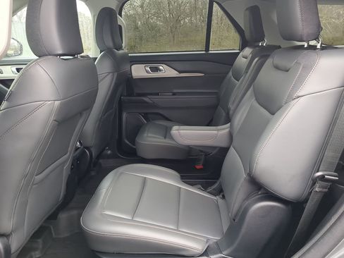 Certified 2025 Ford Explorer Active w/ Active Comfort Package image 12