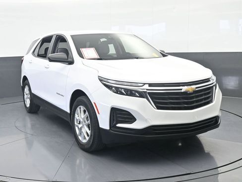 Used 2023 Chevrolet Equinox LS image 9