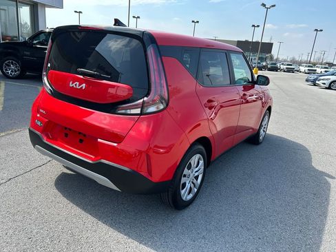 Used 2023 Kia Soul LX image 7