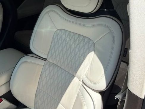 Used 2024 Lincoln Aviator Black Label AWD/4WD image 4