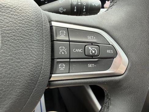 Used 2025 Jeep Compass Limited AWD/4WD image 23