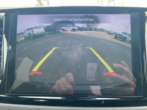 Used 2023 Chrysler Pacifica Touring-L FWD image 43