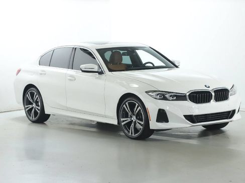 Used 2023 BMW 330i xDrive Sedan w/ Premium Package AWD/4WD image 10