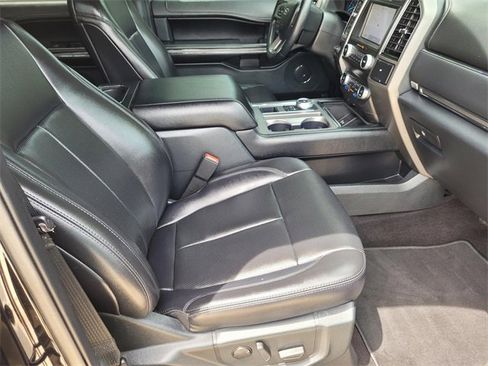 Used 2021 Ford Expedition XLT image 9
