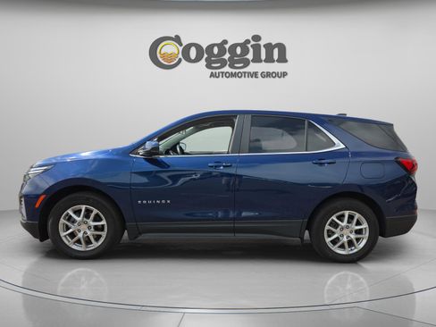 Used 2023 Chevrolet Equinox LT image 2