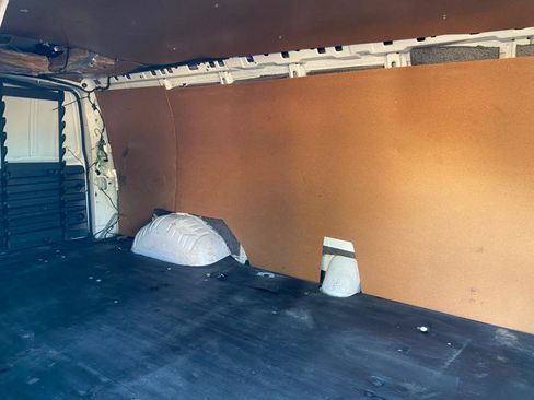 Used 2017 Chevrolet Express 3500 Extended image 15