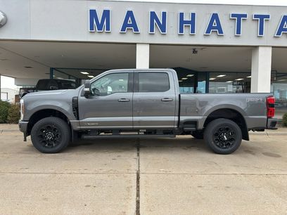 New 2026 Ford F250 Lariat w/ Black Appearance Package