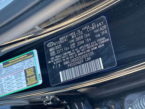 Used 2025 Hyundai Elantra SEL image 27