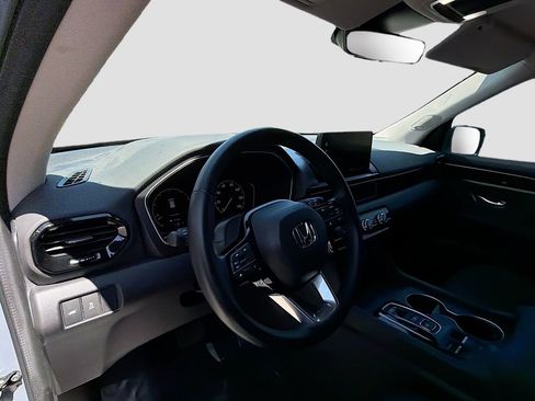 Used 2024 Honda Pilot Touring image 9