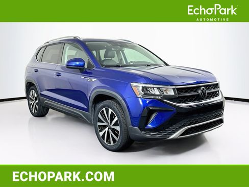 Used 2023 Volkswagen Taos SE w/ Panoramic Sunroof Package AWD/4WD image 1