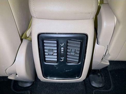 Used 2020 Jeep Grand Cherokee Laredo image 22