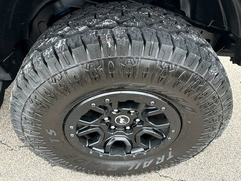 Used 2023 Ford Bronco Wildtrak image 8