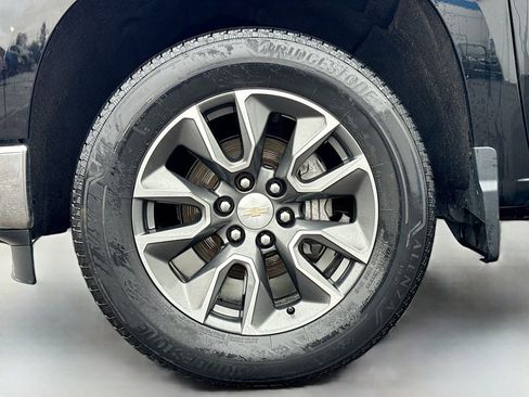 Used 2023 Chevrolet Silverado 1500 LT AWD/4WD image 30